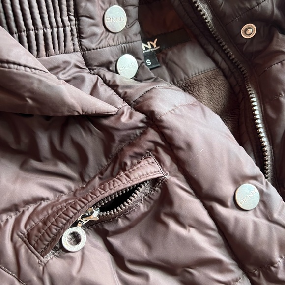 Vintage DKNY Middie Puffer - Picture 12 of 17